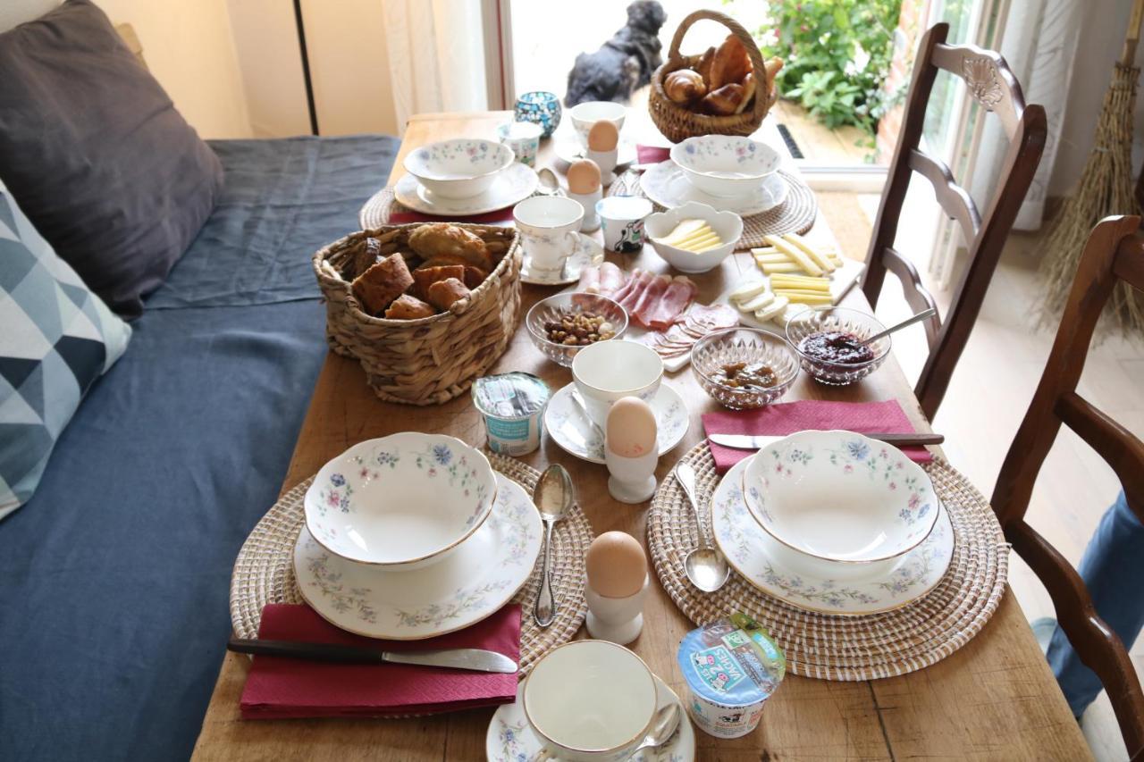 Manoir Du Taillis Bed & Breakfast Heugon Dış mekan fotoğraf