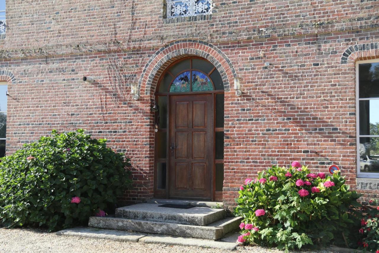 Manoir Du Taillis Bed & Breakfast Heugon Dış mekan fotoğraf