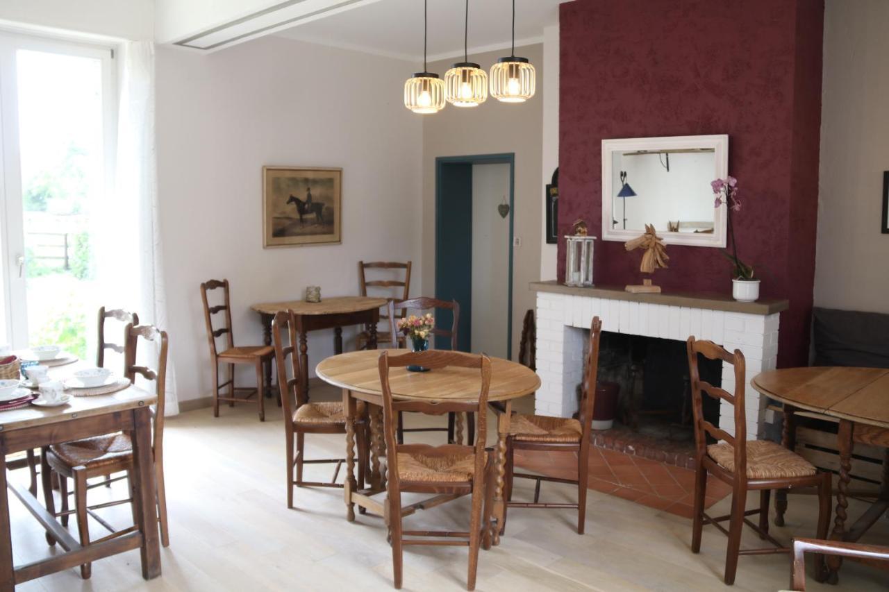 Manoir Du Taillis Bed & Breakfast Heugon Dış mekan fotoğraf